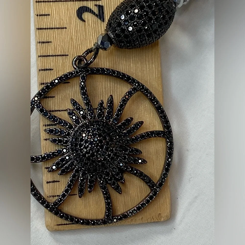 Unique Sunburst Pendent necklace Black and Silver tone‎ beads